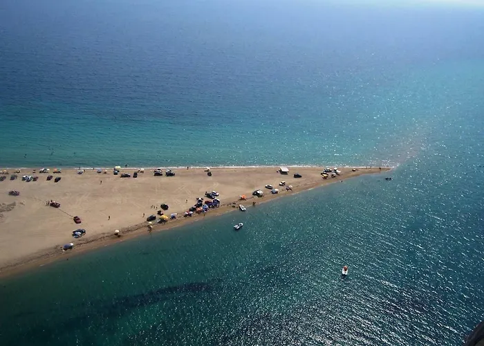 Elena's Неа-Миханиона