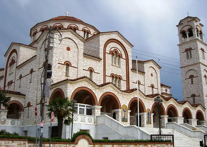 Elena's * Неа-Миханиона