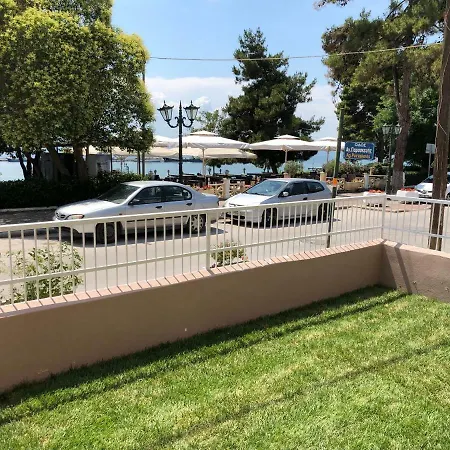 Elena's * 尼亚米卡尼奥纳