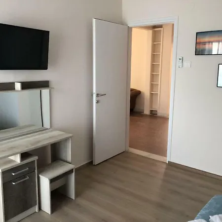 Elena's Nea Michaniona