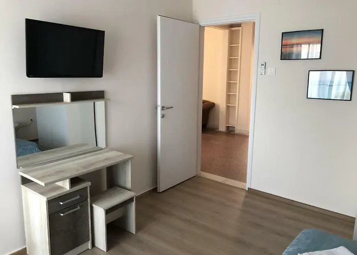 Elena's Nea Michaniona